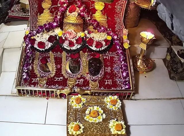 Local transport and market movement in Katra