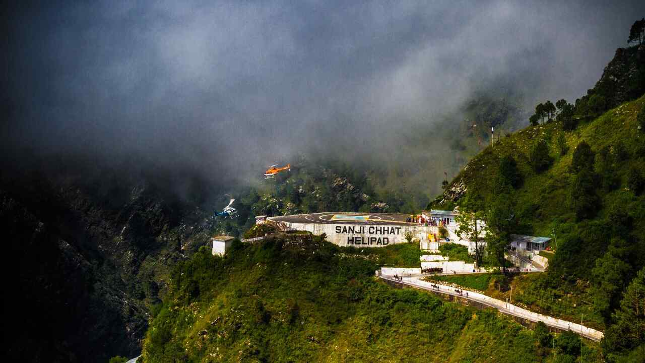Helicopter Service at Mata Vaishno Devi — Aerial view of Bhawan