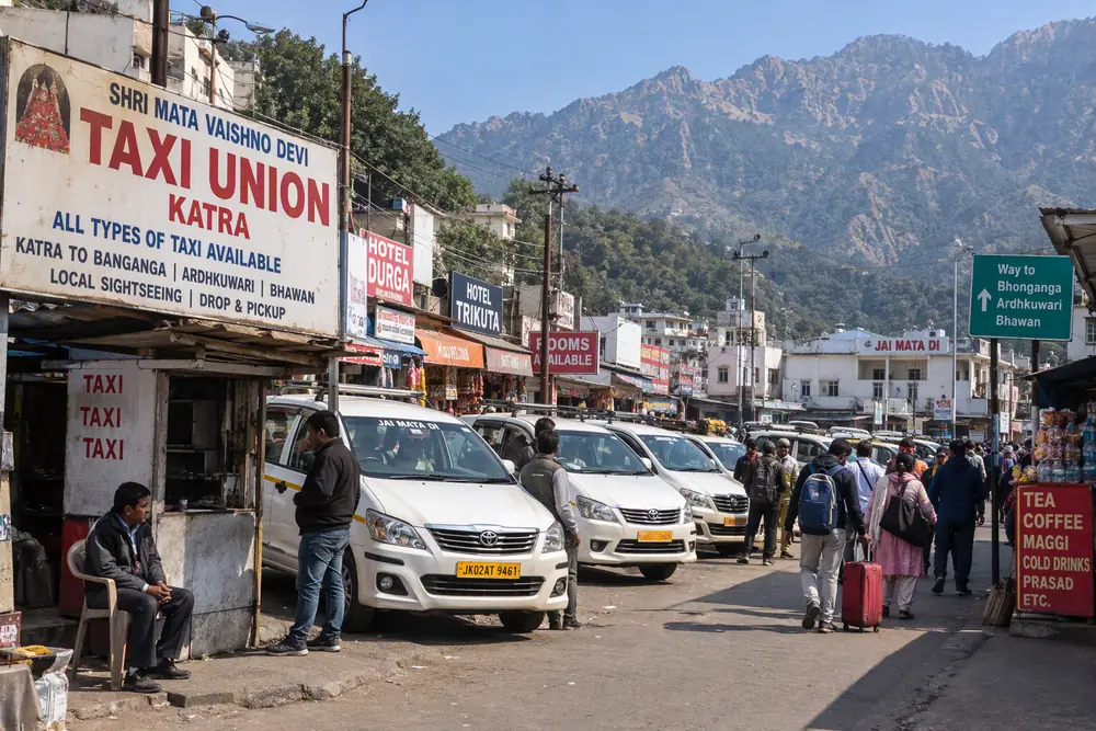 Taxi and cab stand in Katra for pilgrims